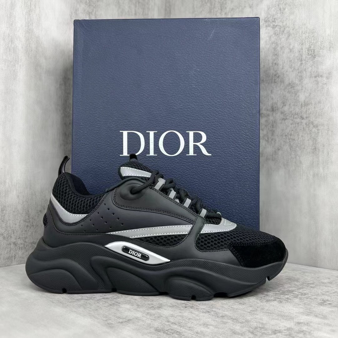 D SNEAKERS