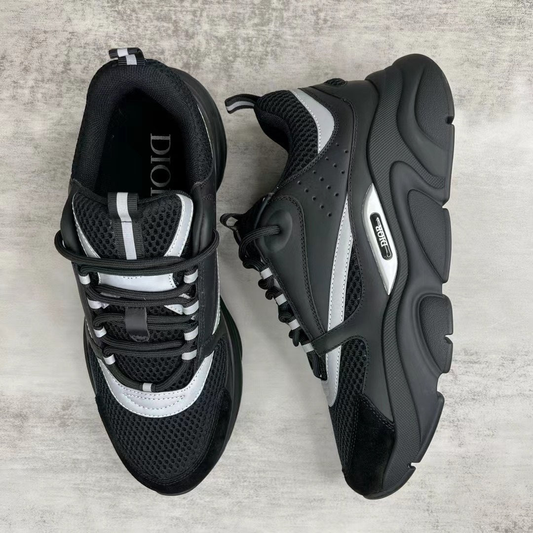 D SNEAKERS