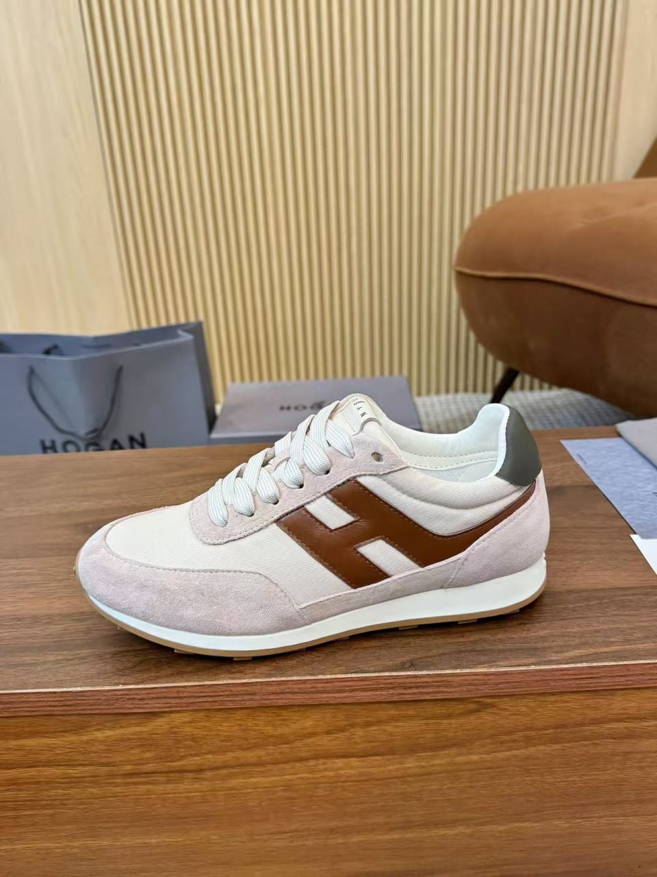 Sneakers H