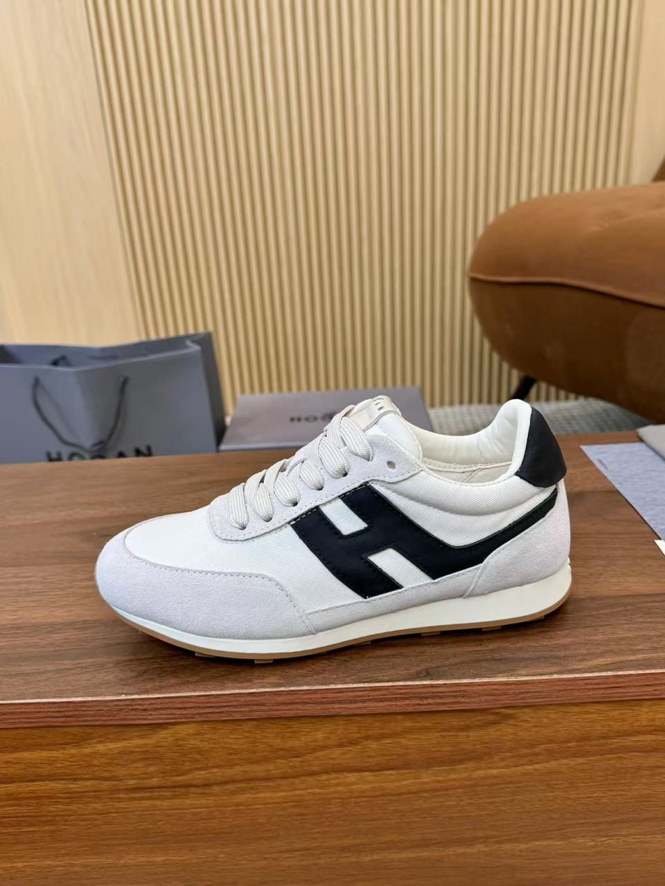 Sneakers H