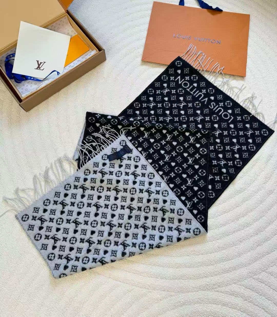 LV SCIARPA NERO