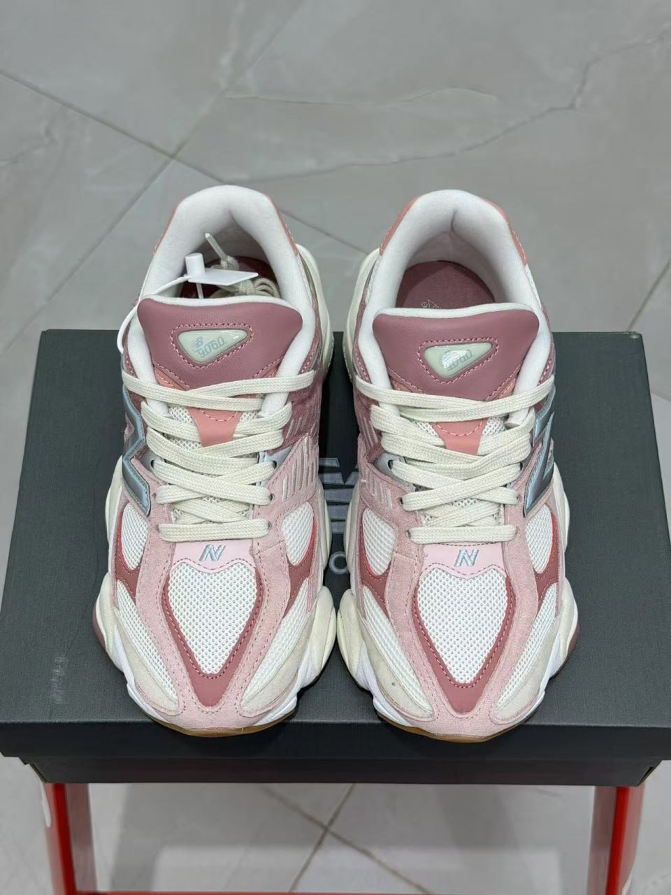 New Balance 9060 Rosa